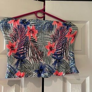 Style envy Hawaiian print tube top